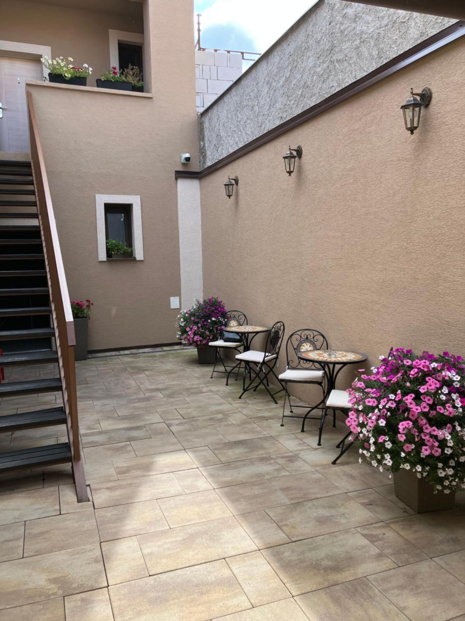 דירות Lučenec Corner House מראה חיצוני תמונה