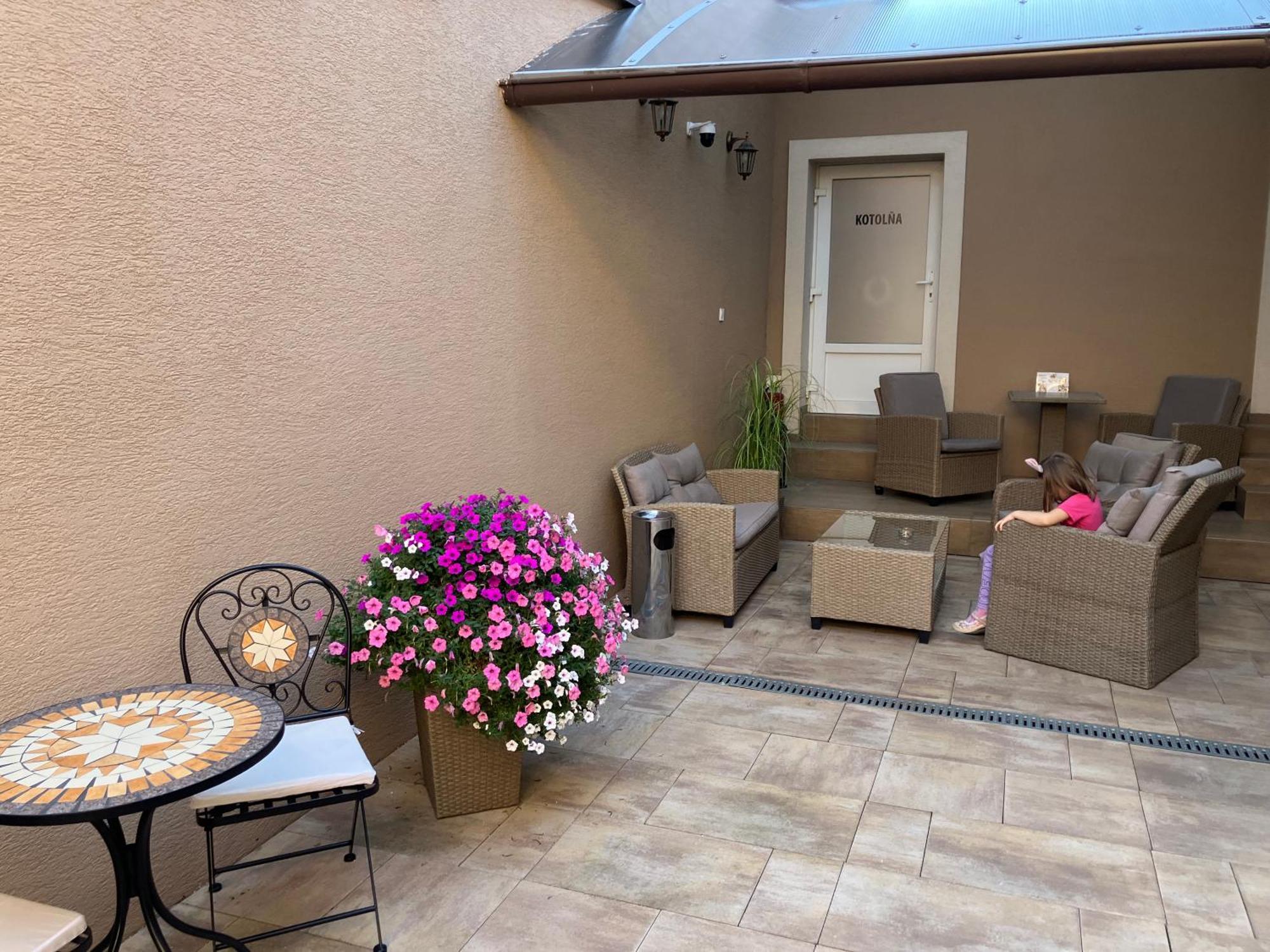 דירות Lučenec Corner House מראה חיצוני תמונה